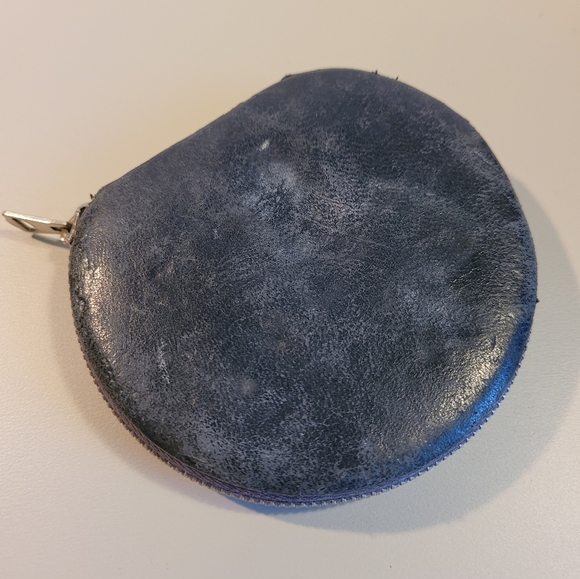 Vintage Navy Blue Leather Compact - Picture 2 of 9